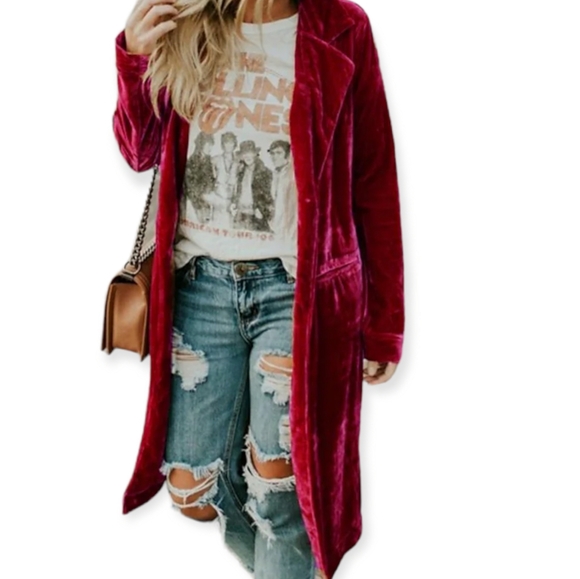 le chateau Jackets & Blazers - Vintage crushed red velvet le Chateau jacket size 9